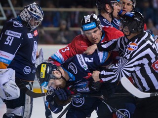 Momentka z prvého zápasu Banská Bystrica - Košice.