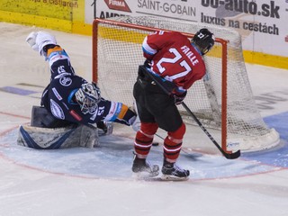 Momentka z prvého vzájomného zápasu Banská Bystrica - Košice.