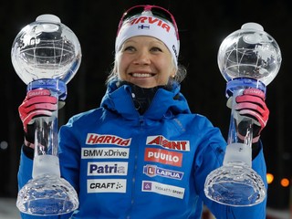 Kaisa Mäkäräinenová vyhrala Svetový pohár v biatlone 2017/2018 a získala aj malý glóbus za preteky s hromadným štartom.