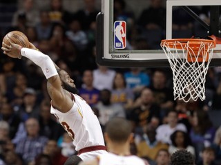 LeBron James vyrovnal rekord legendárneho Michaela Jordana.