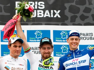 Peter Sagan (v strede) a Niki Terpstra (vpravo).