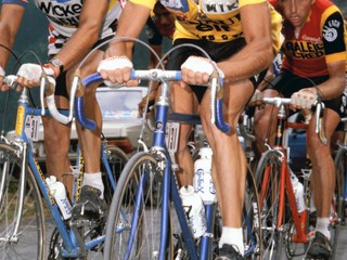 Francúz Bernard Hinault vyhral v roku 1980 klasiku Liege - Bastogne - Liege.