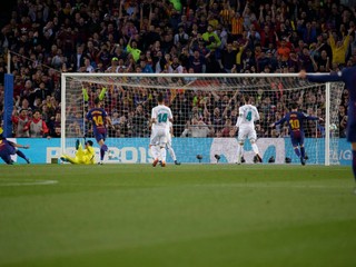 Oslabená Barcelona v slávnom derby remizovala s Realom Madrid