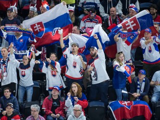 Slovenskí fanúšikovia vytvárali počas celého zápasu skvelú atmosféru.