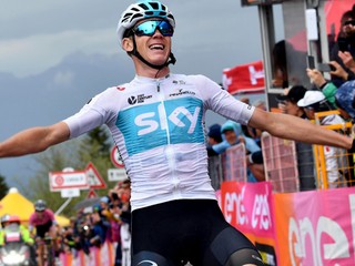 Froome vyhral štrnástu etapu na legendárnom kopci, Yates ostáva na čele