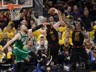 Hráči Clevelandu zdolali v treťom zápase Boston.