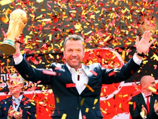 Trofej pre majstra sveta vo futbale dorazila do Mosky.