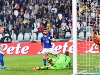 Nebezpečná situácia pred bránou Holandska.