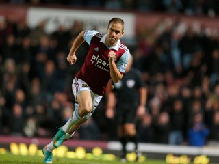 Joe Cole v drese West Hamu United, archívna snímka.