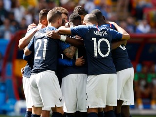 Francúzsko porazilo Austráliu 2:1 - MS vo futbale 2018 - Online prenos