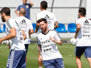 Futbalisti Argentíny počas tréningu.