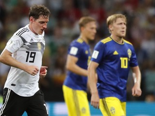 Sebastian Rudy opúšťal trávnik so zakrvavenou tvárou.