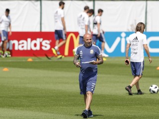 Jorge Sampaoli v sobotu viedol tréning argentínskych futbalistov.