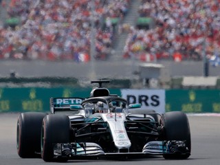 Lewis Hamilton jazdil suverénne.