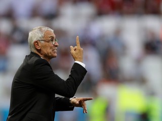 Argentínčan Héctor Cúper končí na lavičke egyptskej futbalovej reprezentácie.