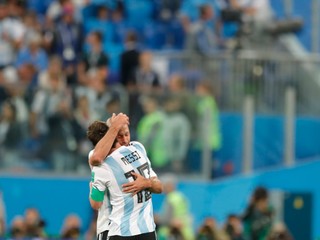Lionel Messi a Javier Mascherano po víťazstve nad Nigériou.