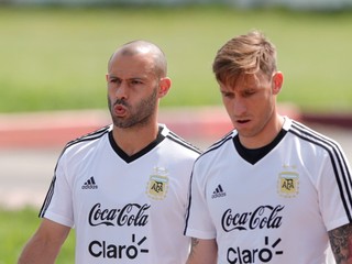 Javier Mascherano (vľavo) a Lucas Biglia.