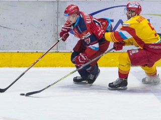 Mladík Miloš Kelemen (vľavo) dostane v Slovane šancu.