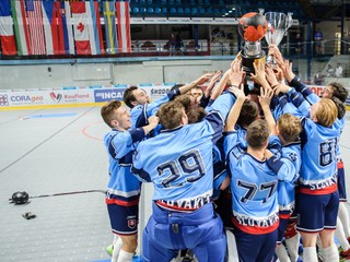 Slovenskí juniori sú majstrami sveta v hokejbale