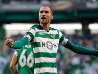 Bas Dost si bude aj naďalej obliekať dres Sportingu Lisabon.