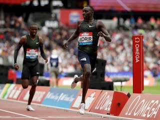 Jeden z výkonov roka zabehol v behu na 800 metrov Keňan Emmanuel Kipkurui Korir.