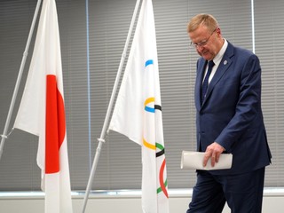 Šéf koordinačnej komisie pre tokijské hry John Coates.