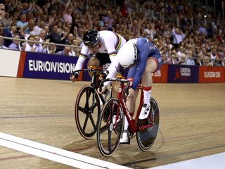  Kirsten Wildová (vľavo).