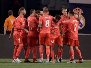 Real Madrid oslavuje víťazstvo proti AS Rím.