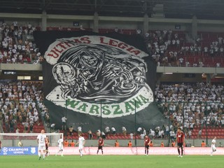 Fanúšikovia Legie počas odvetného zápasu 2. predkola futbalovej Ligy majstrov medzi FC Spartak Trnava a Legia Varšava v Trnave.