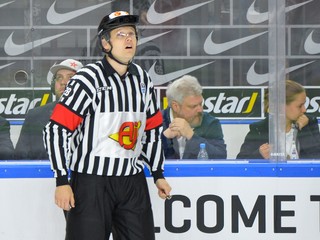 Slovenský hokejový rozhodca Jozef Kubuš ukončil kariéru.