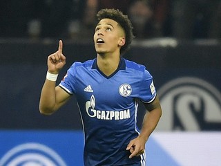 Paríž St. Germain kúpil nemeckého obrancu Kerhera zo Schalke