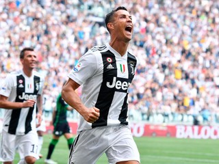 Ronaldo dal prvé súťažné góly za Juventus. Jeho spoluhráč opľul súpera