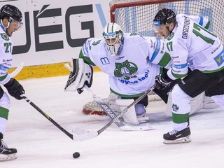 Za Nové Zámky nastupuje viacero bývalých hráčov Nitry - zľava Michal Novák, Vladimír Glosár a Peter Ordzovenský. 