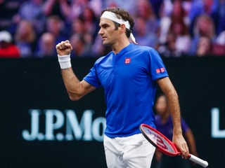 Federer nemal problémy, Djokovič prehral. Európa v Rod Laver Cupe stále vyhráva