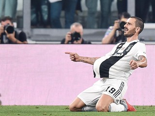 Leonardo Bonucci oslavuje gól do siete SSC Neapol.