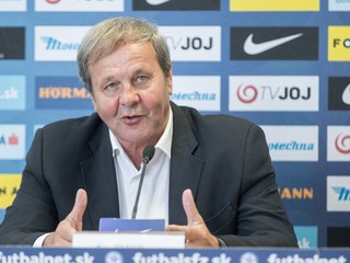 Tréner slovenskej futbalovej reprezentácie Ján Kozák počas tlačovej konferencie k nominácii na zápas v 1. skupine B-divízie európskej Ligy národov 2018/2019.