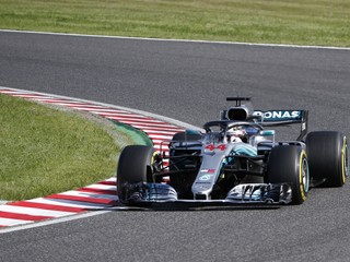 Lewis Hamilton predviedol ďalší dominantný výkon.