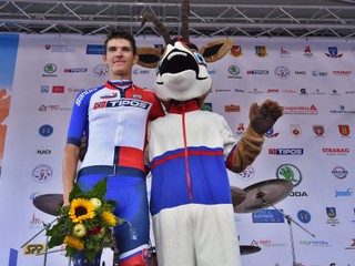 Matúš štoček v drese najlepšieho slovenského cyklistu na Okolo Slovenska. 