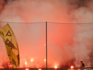 Fanúšikovia AEK Atény.