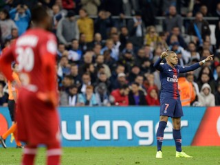 Kylian Mbappé (vpravo) rozhodol slávne derby.