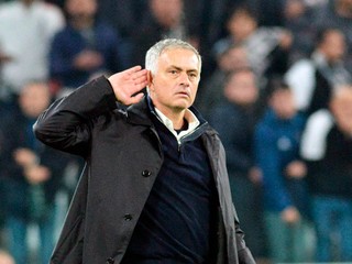Gesto Josého Mourinha po zápase s Juventusom Turín.
