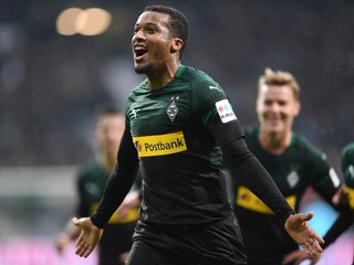 Alassane Plea z Borussie Mönchengladbach strelil v zápase proti Brémam hetrik.