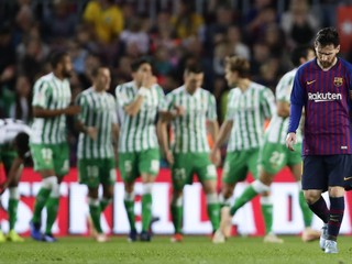 Betis Sevilla oslavuje šokujúci triumf, sklamaný Lionel Messi svojmu tímu k bodom nepomohol.