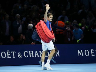 Zverev vyradil Federera, no vypískali ho. Vo finále vyzve Djokoviča