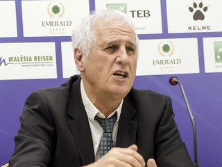 Bernard Challandes, tréner Kosova.