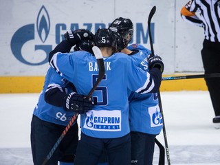 Radosť hráčov z HC Slovan Bratislava počas zápasu proti Viťazu Podoľsk.