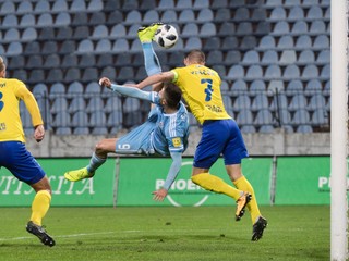 	
Na snímke uprostred Andraž Šporar (Slovan) strieľa tretí gól počas 14. kola Fortuna ligy ŠK Slovan Bratislava - MFK Zemplín Michalovce 3. novembra 2018 v Bratislave.