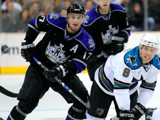 Ľubomír Višňovský (vľavo) v drese Los Angeles Kings.