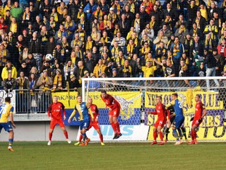 Na štadión do Nitry opäť dorazili stovky fanúšikov DAC-u. 