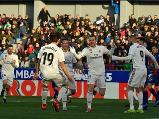 Hráči Realu Madrid oslavujú gól.